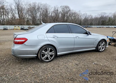 2012 Mercedes-Benz E 350 4Matic z USA, uszkodzony, nr VIN WDDHF8JB7CA555872